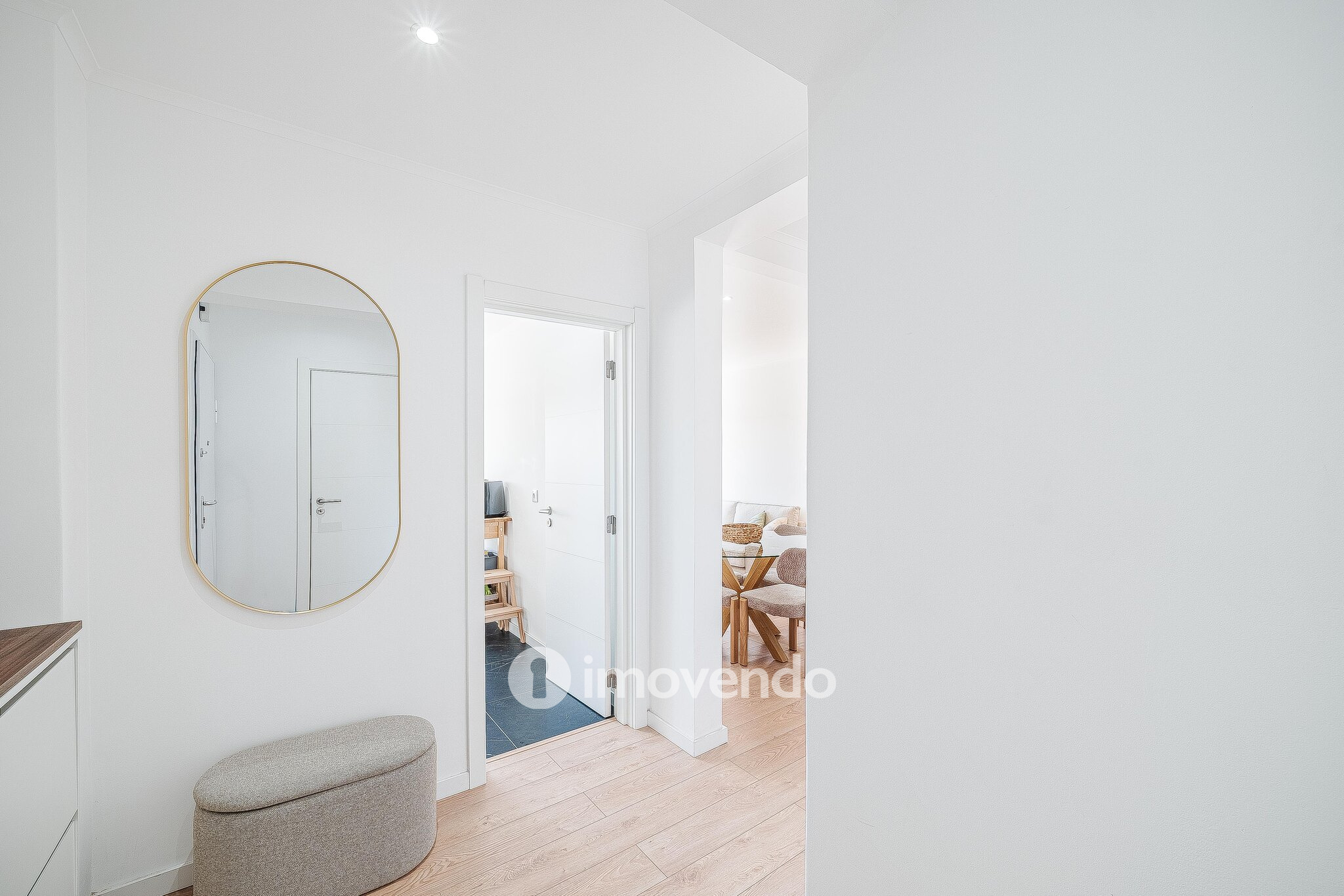 Apartamento T1 totalmente renovado, com luz natural, na Amadora