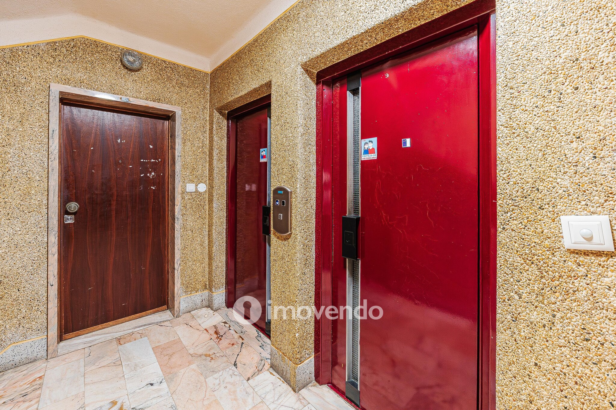 Apartamento T1 totalmente renovado, com luz natural, na Amadora