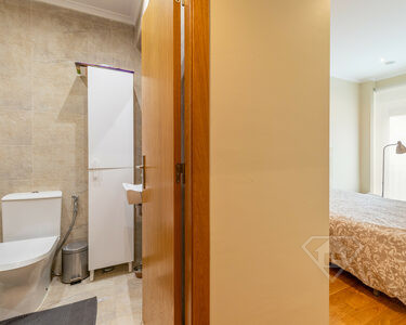 Apartamento T3 remodelado, numa localização exclusiva, em Benfica