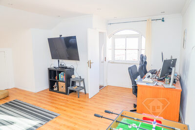 Apartamento T4 Duplex, com vistas sobre Sintra, na Tapada das Mercês