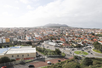 Apartamento T4 Duplex, com vistas sobre Sintra, na Tapada das Mercês