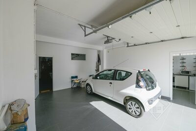 Apartamento T5 Duplex remodelado, com garagem, em Outeiro da Cabeça