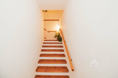 Apartamento T5 Duplex remodelado, com garagem, em Outeiro da Cabeça