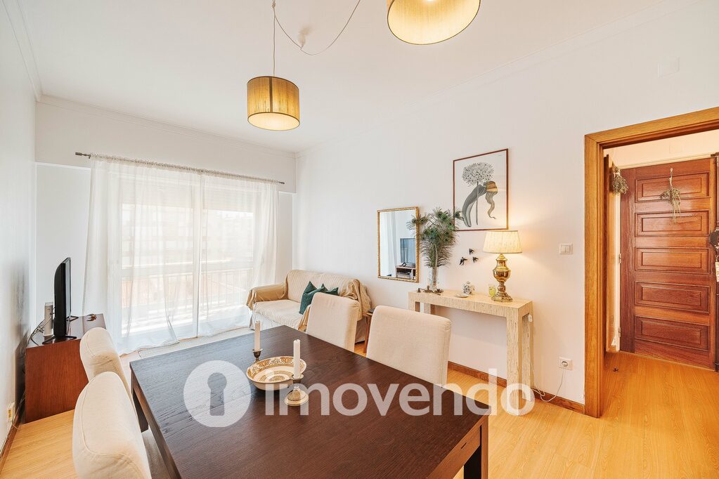 Apartamento T2 em Amadora, Damaia com 77 m<sup>2</sup> por 325.000
