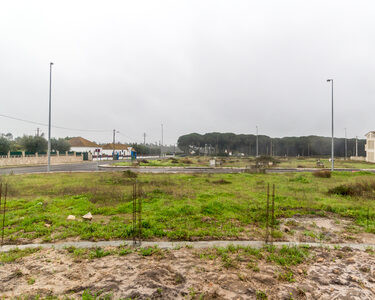 Terreno urbano com 180m2, na Azambuja