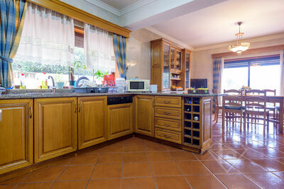 Moradia T5 exclusiva, com piscina, garagem e jardim, em Paredes