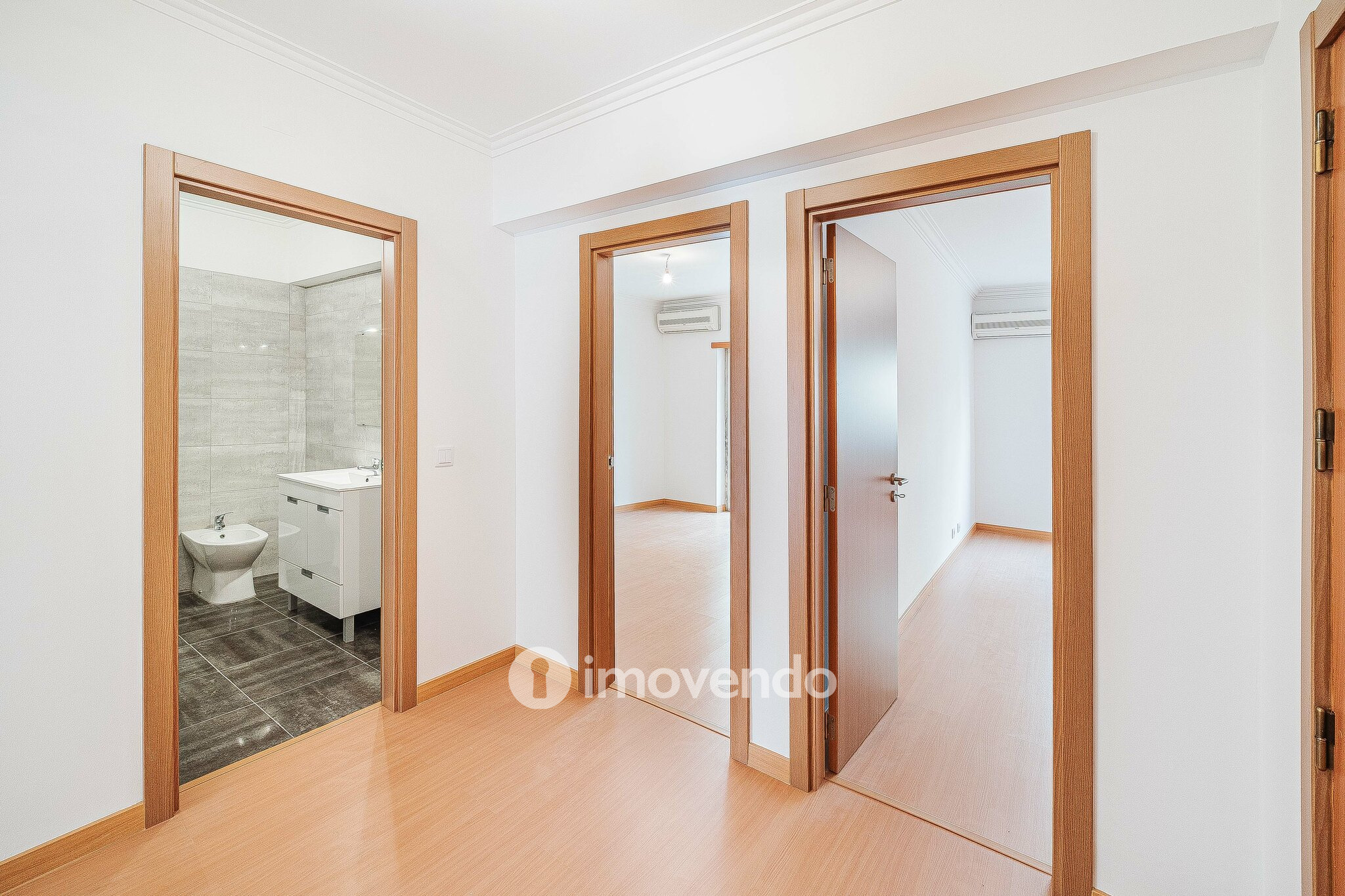 Apartamento T3, com terraço e arrecadação, em Mem Martins