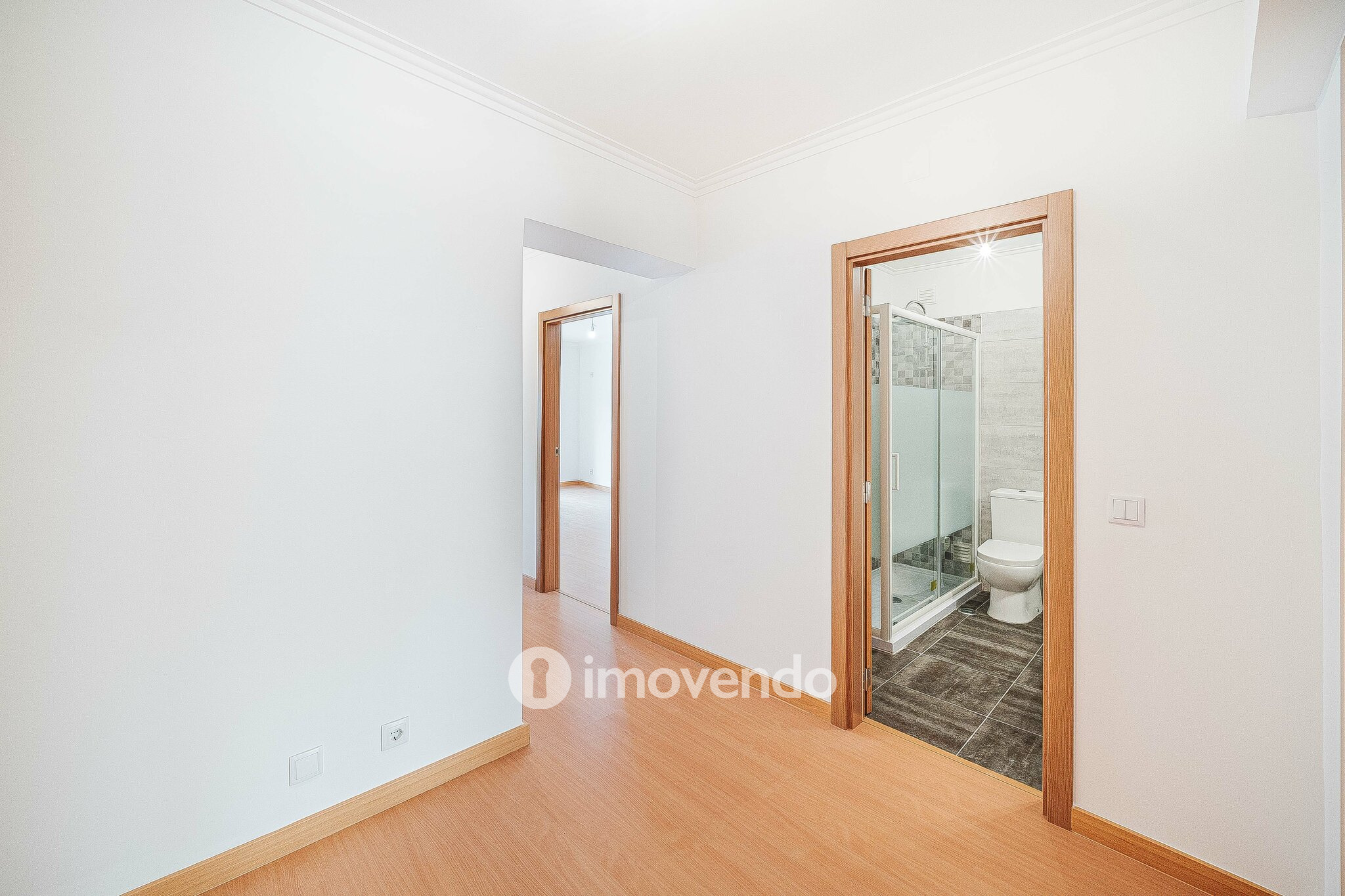 Apartamento T3, com terraço e arrecadação, em Mem Martins