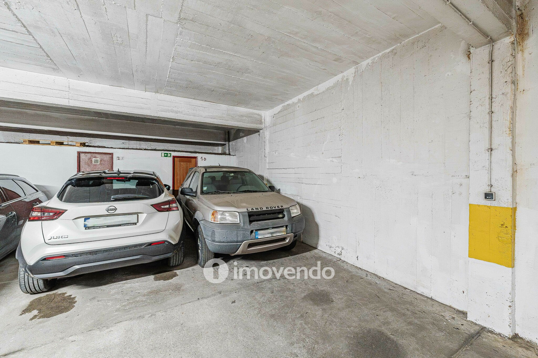 Apartamento T3, com estacionamento, na Portela