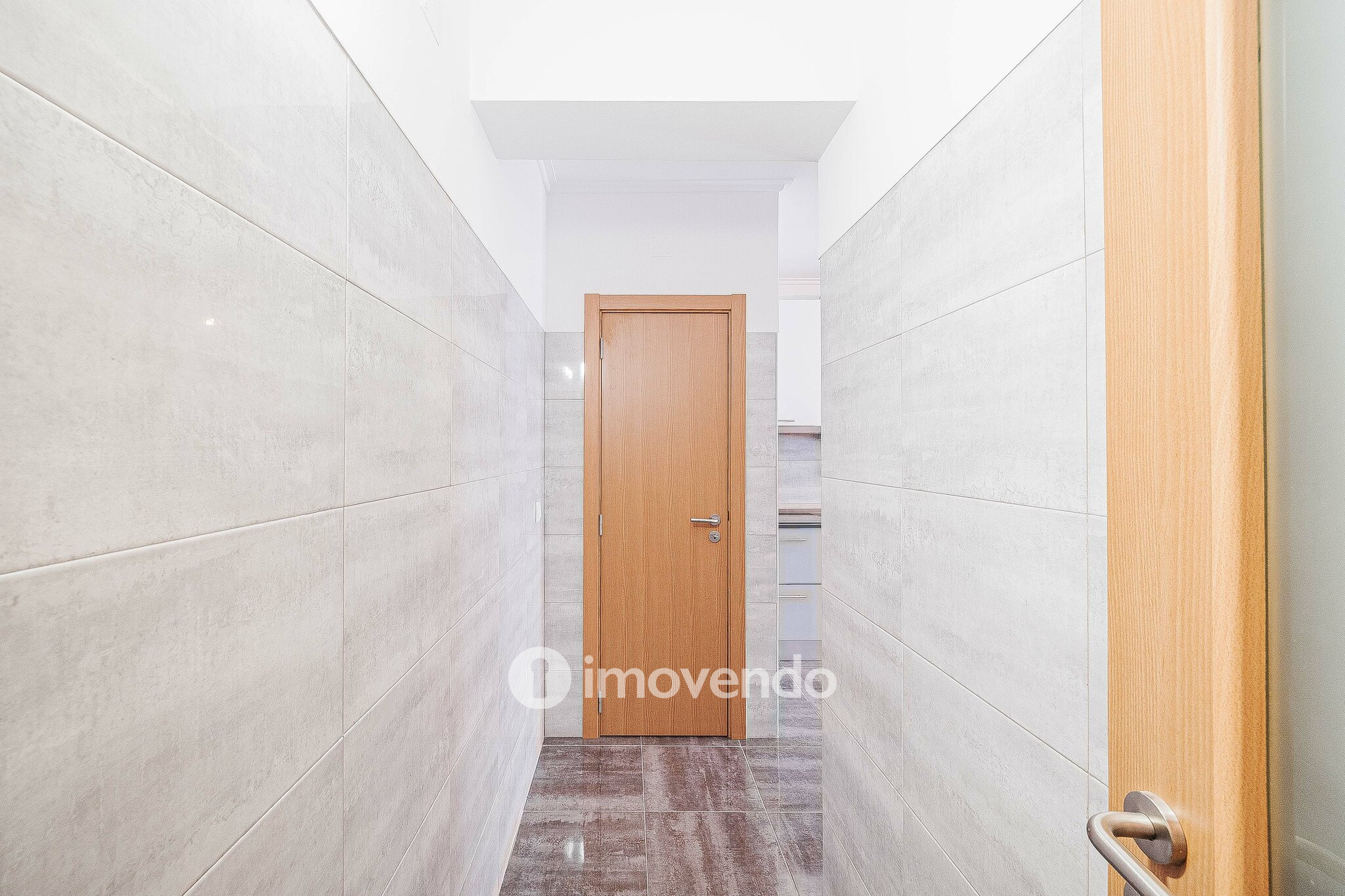 Apartamento T3, com terraço e arrecadação, em Mem Martins