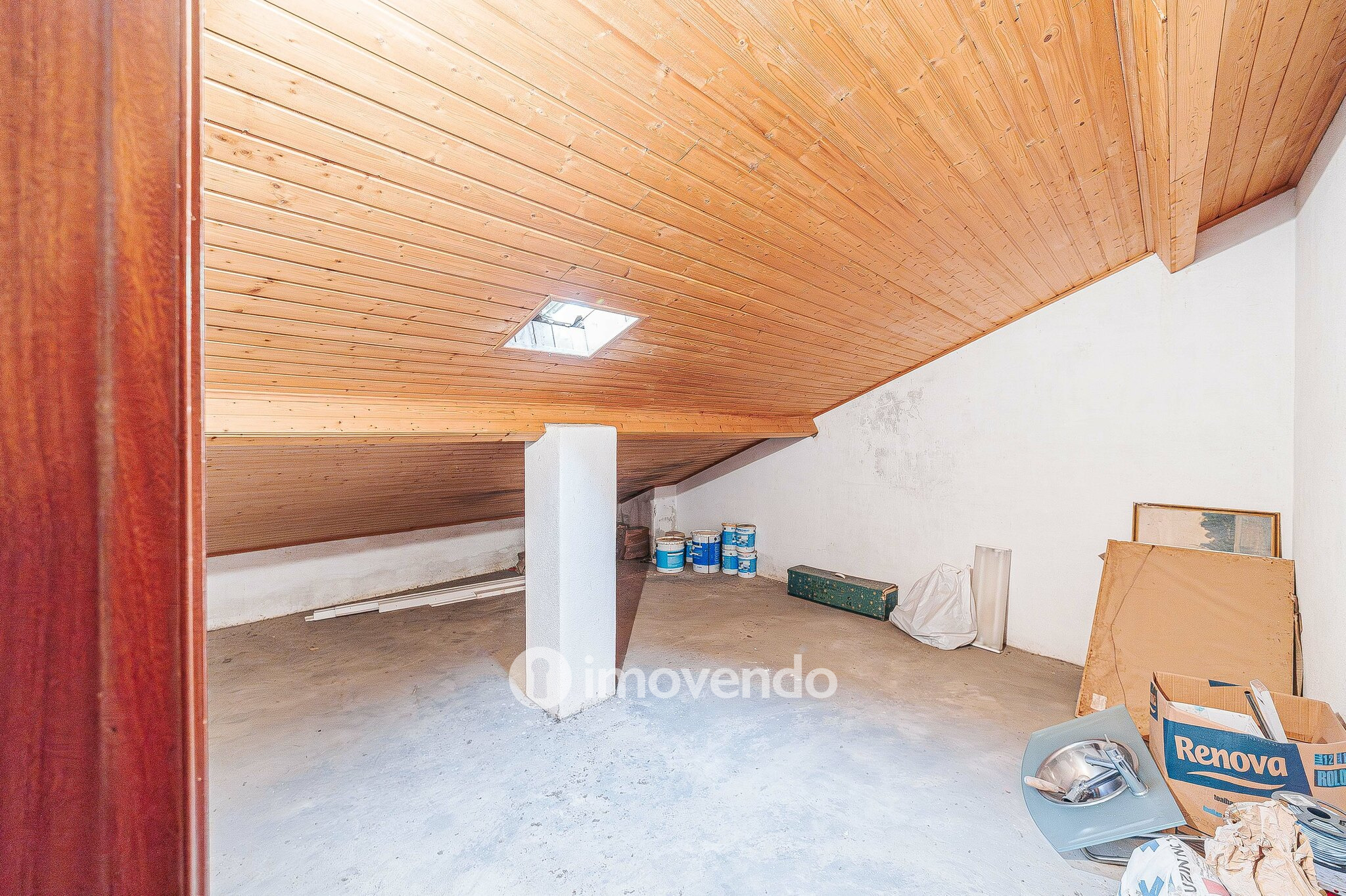Apartamento T3, com terraço e arrecadação, em Mem Martins