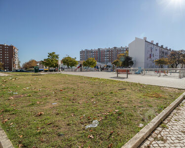 Apartamento T1, junto ao Metro e ao Parque das Nações, nos Olivais
