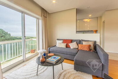 Apartamento T3 exclusivo, com garagem e vistas mar, em Vila do Conde