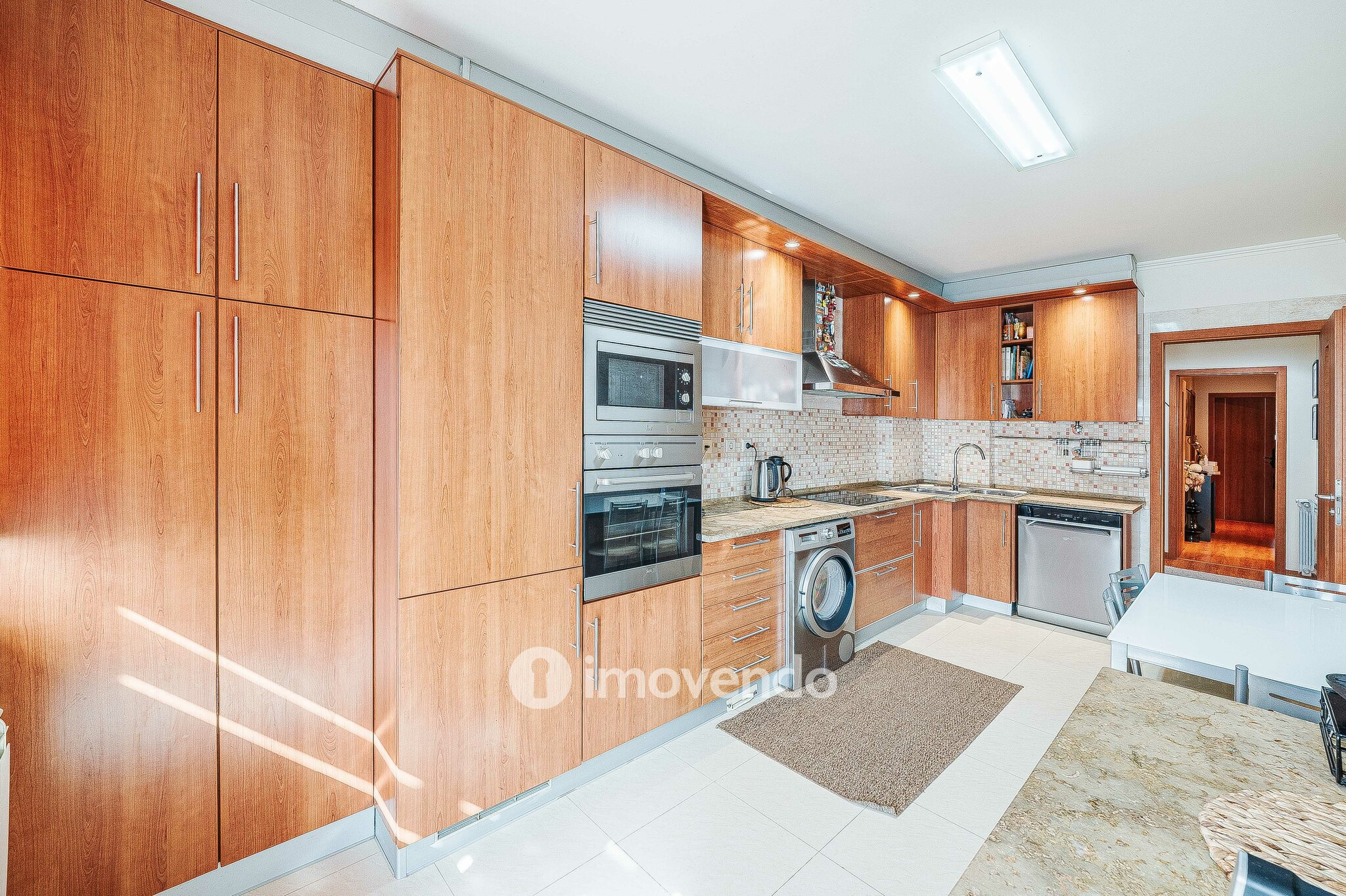 Apartamento T3, com estacionamento, em São Domingos de Rana