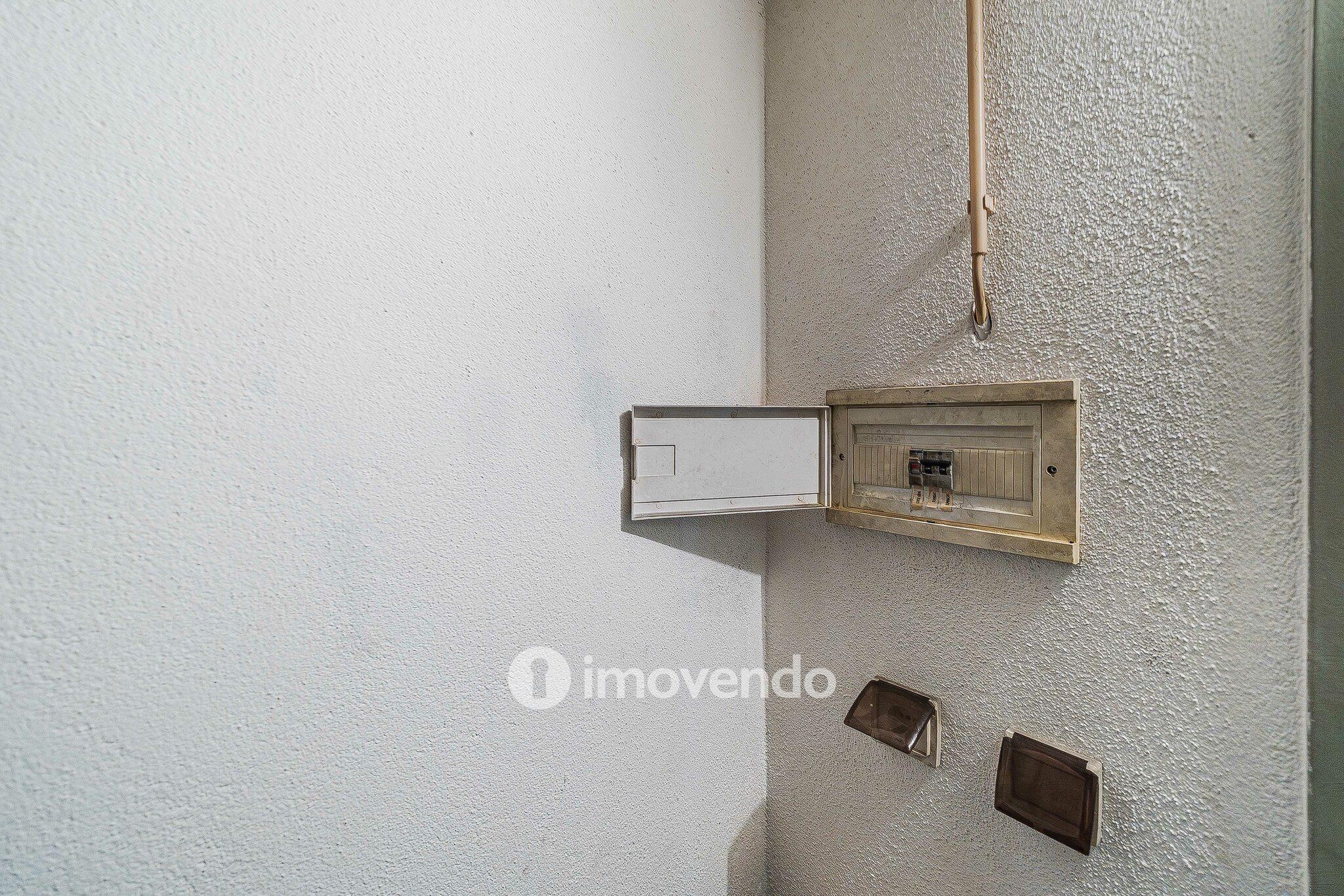 Apartamento T3, com estacionamento, em São Domingos de Rana