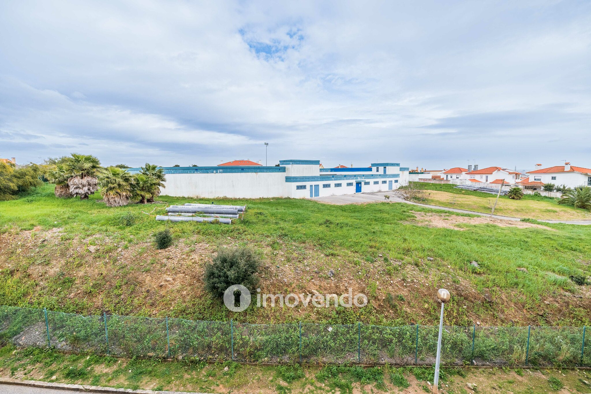 Apartamento T3, com estacionamento, em São Domingos de Rana