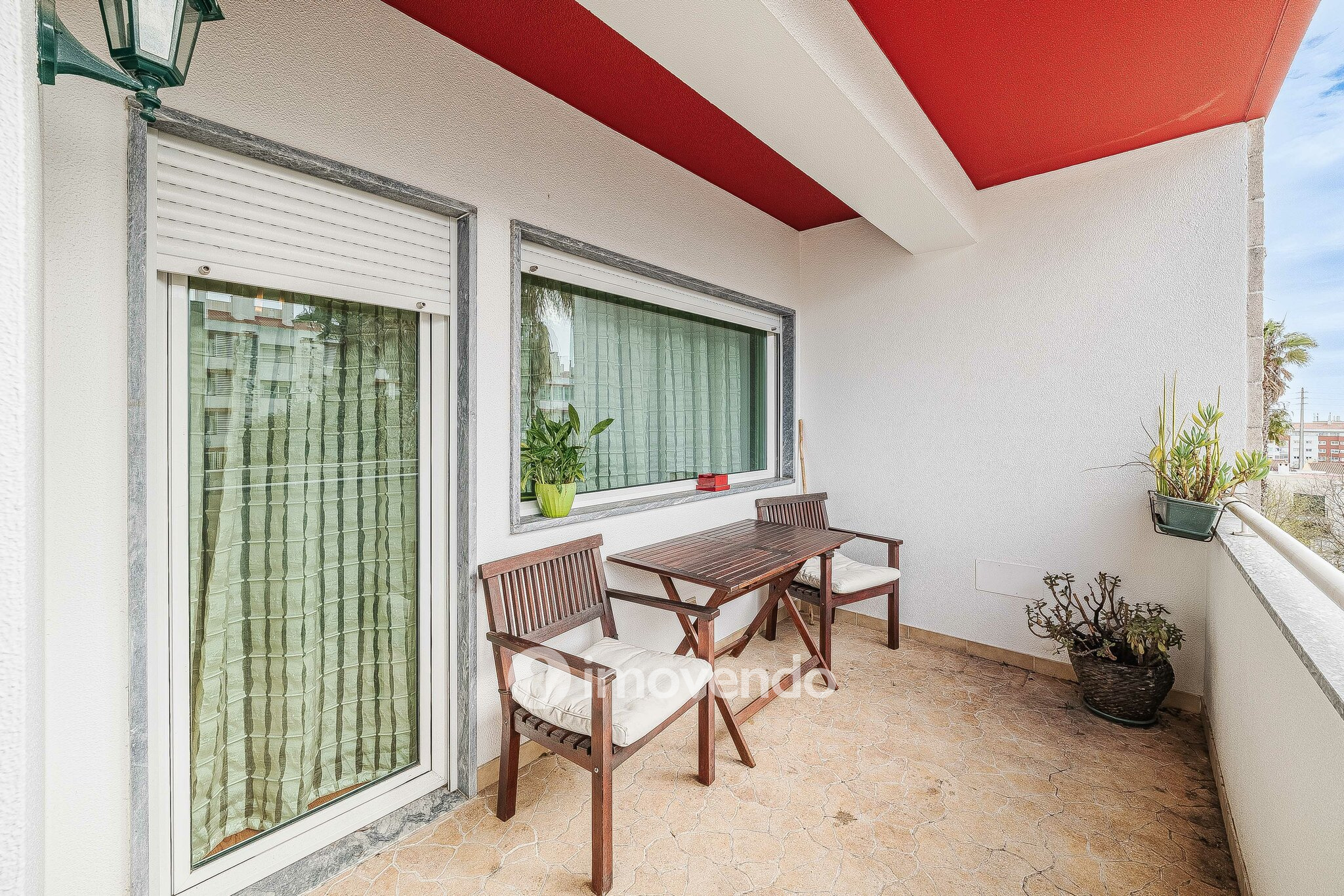 Apartamento T3, com estacionamento, em São Domingos de Rana