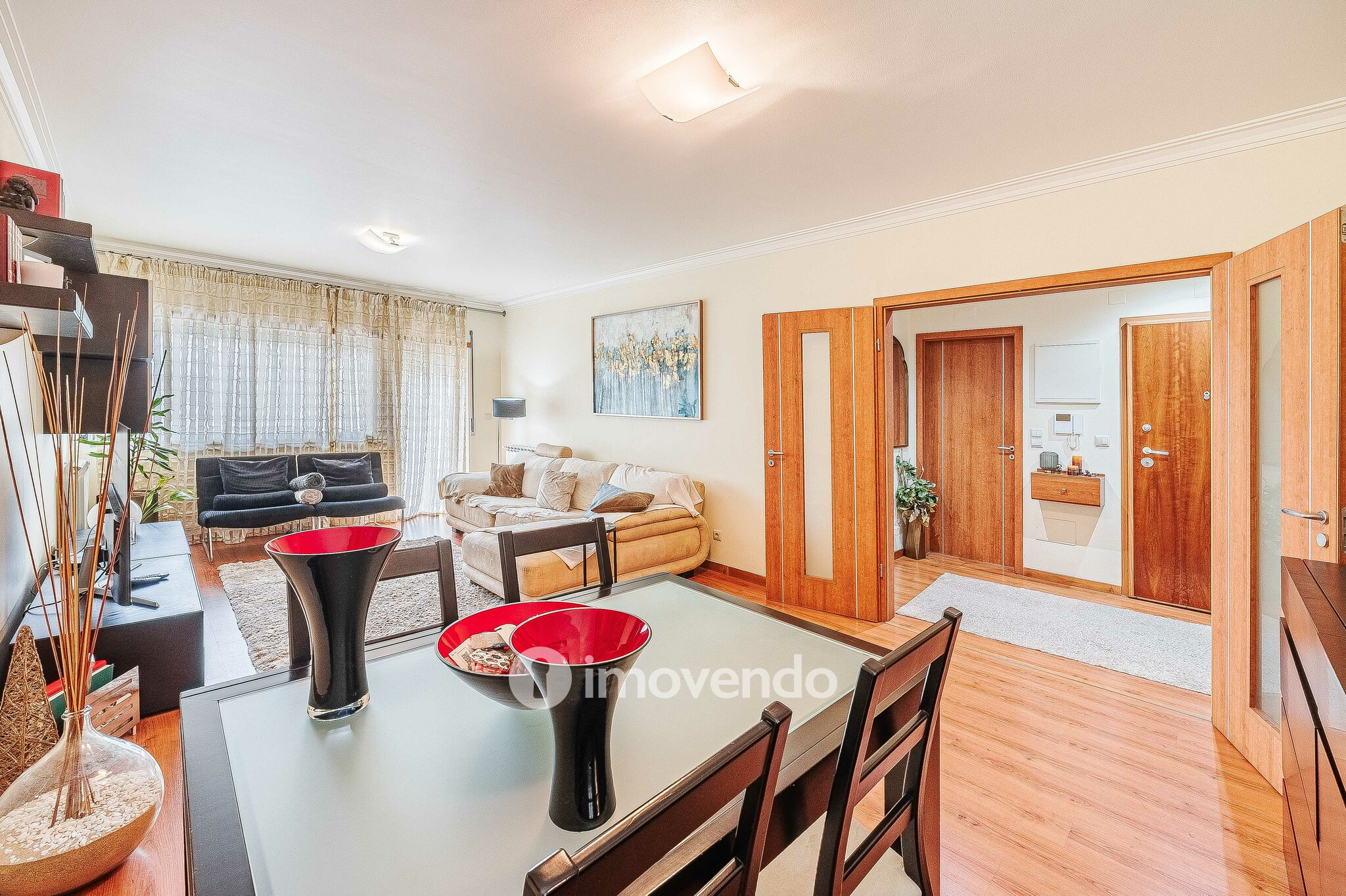 Apartamento T3, com estacionamento, em São Domingos de Rana