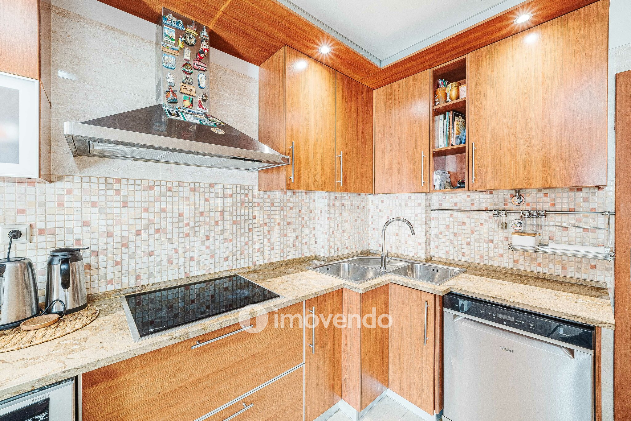 Apartamento T3, com estacionamento, em São Domingos de Rana