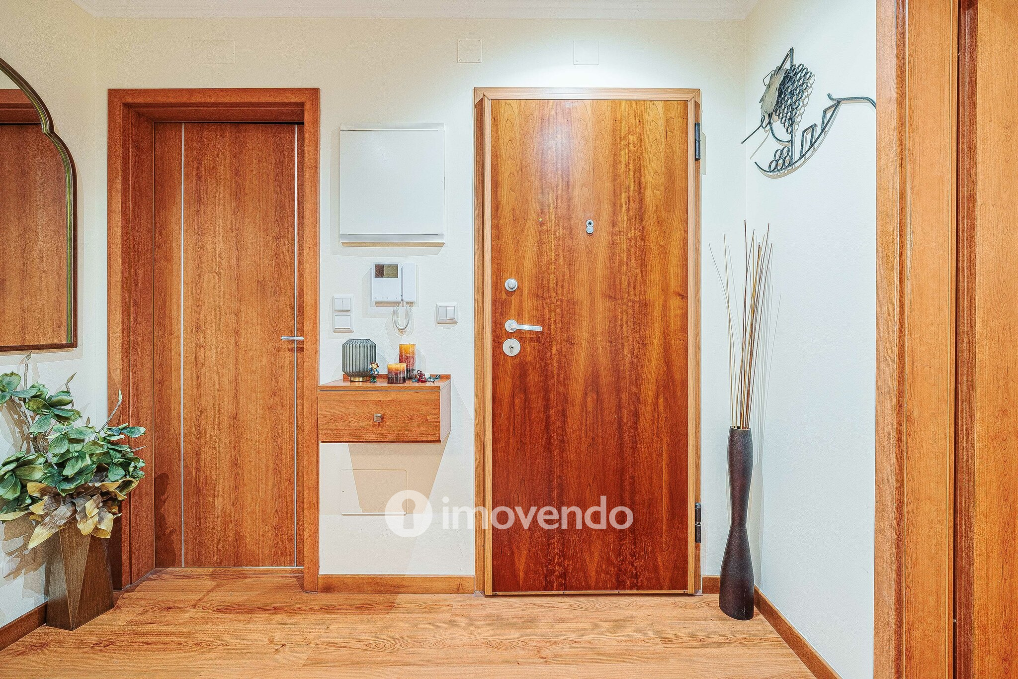 Apartamento T3, com estacionamento, em São Domingos de Rana