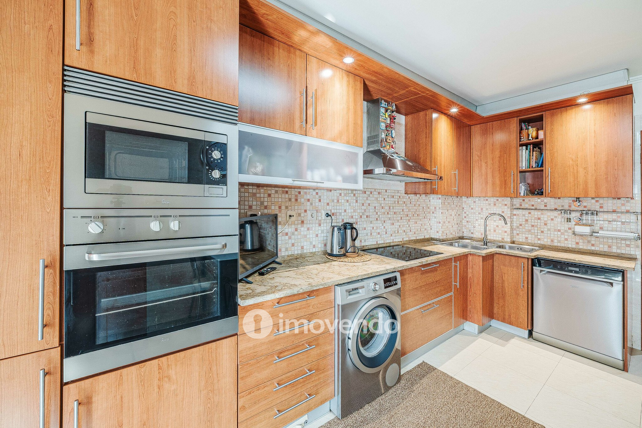 Apartamento T3, com estacionamento, em São Domingos de Rana