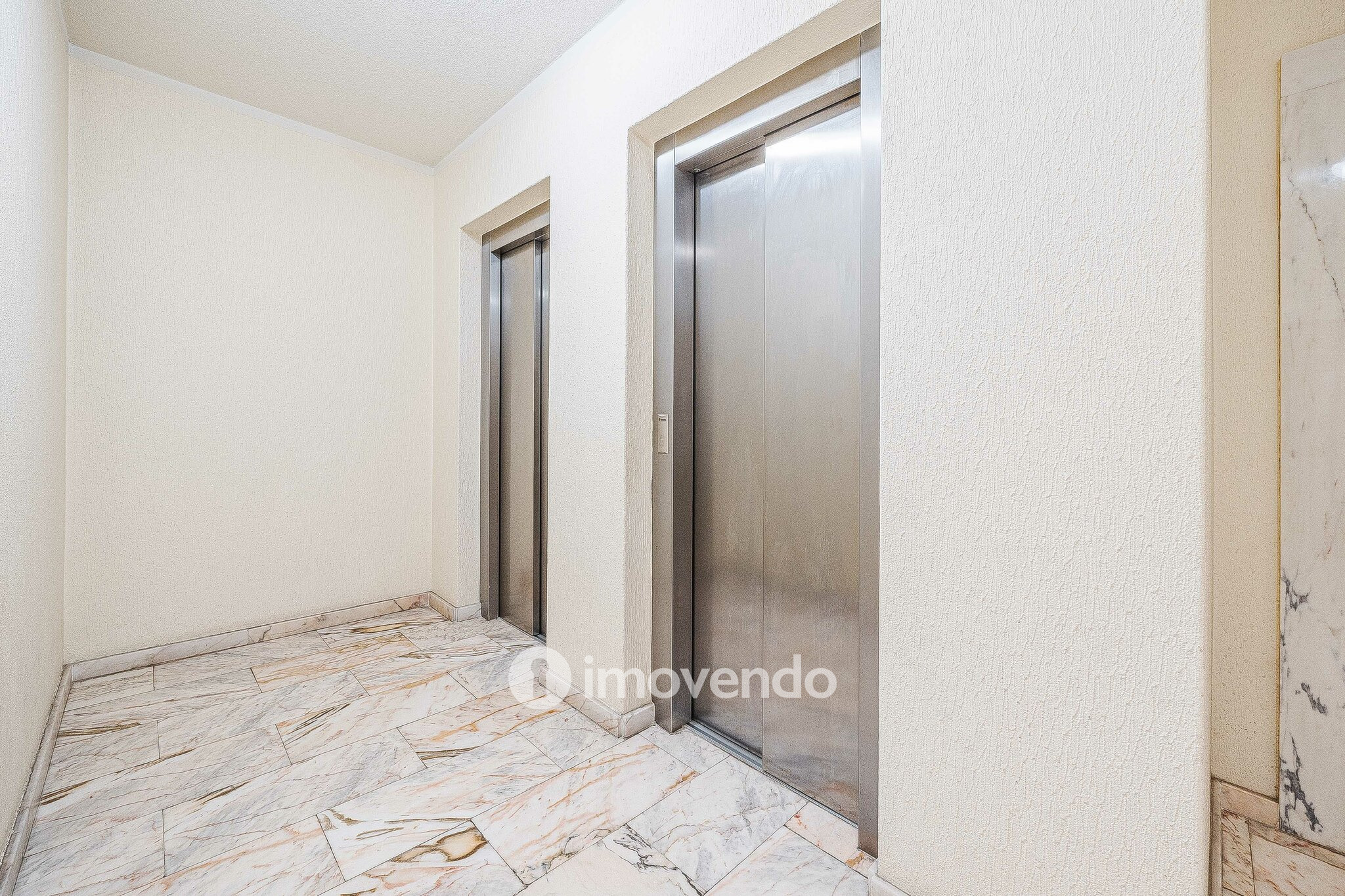 Apartamento T3, com estacionamento, em São Domingos de Rana