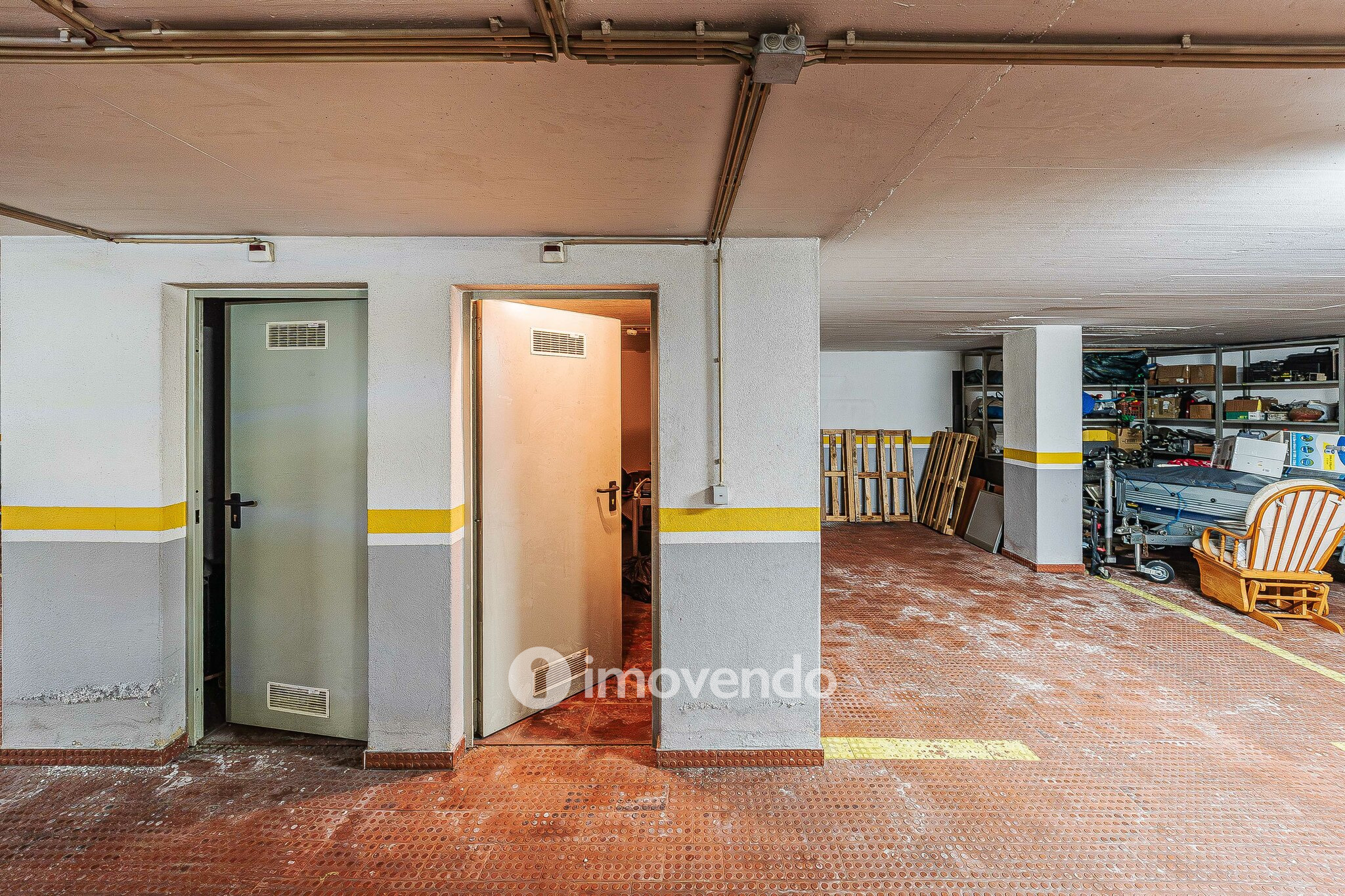 Apartamento T3, com estacionamento, em São Domingos de Rana