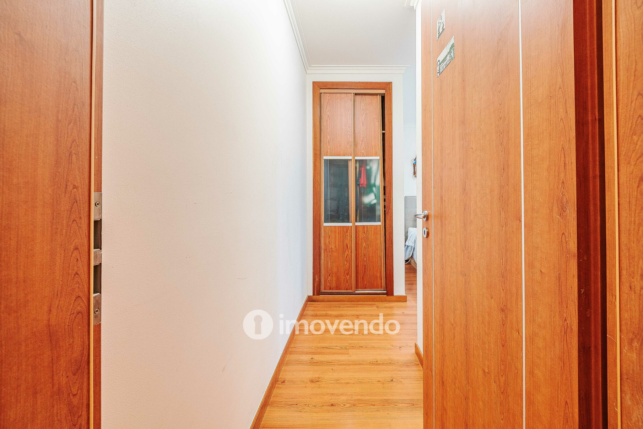 Apartamento T3, com estacionamento, em São Domingos de Rana