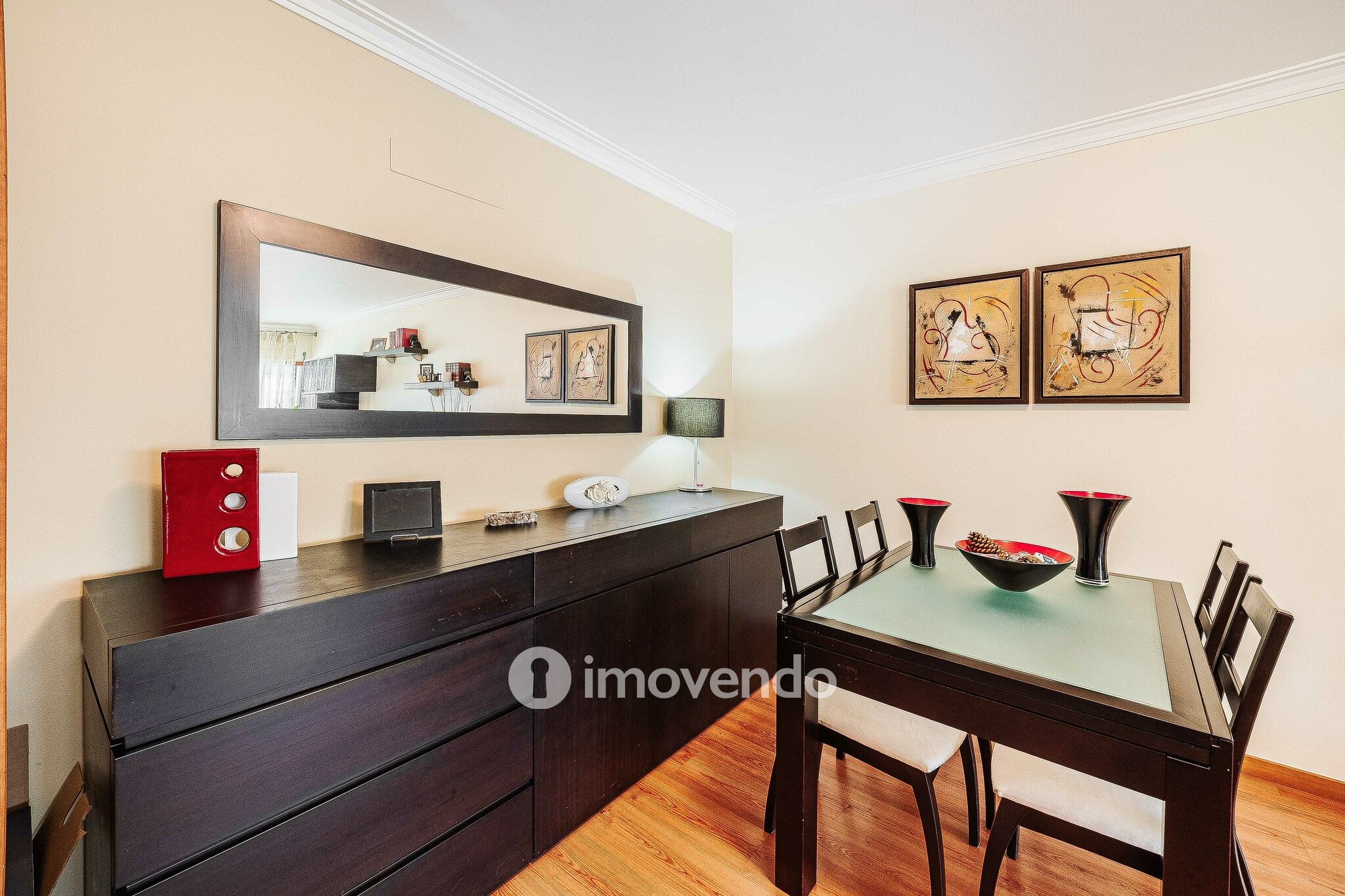 Apartamento T3, com estacionamento, em São Domingos de Rana