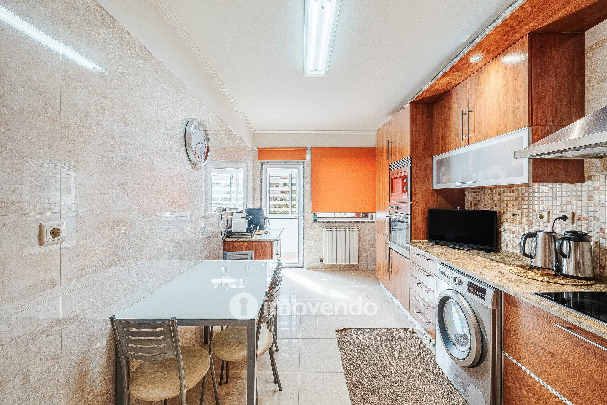 Apartamento T3, com estacionamento, em São Domingos de Rana