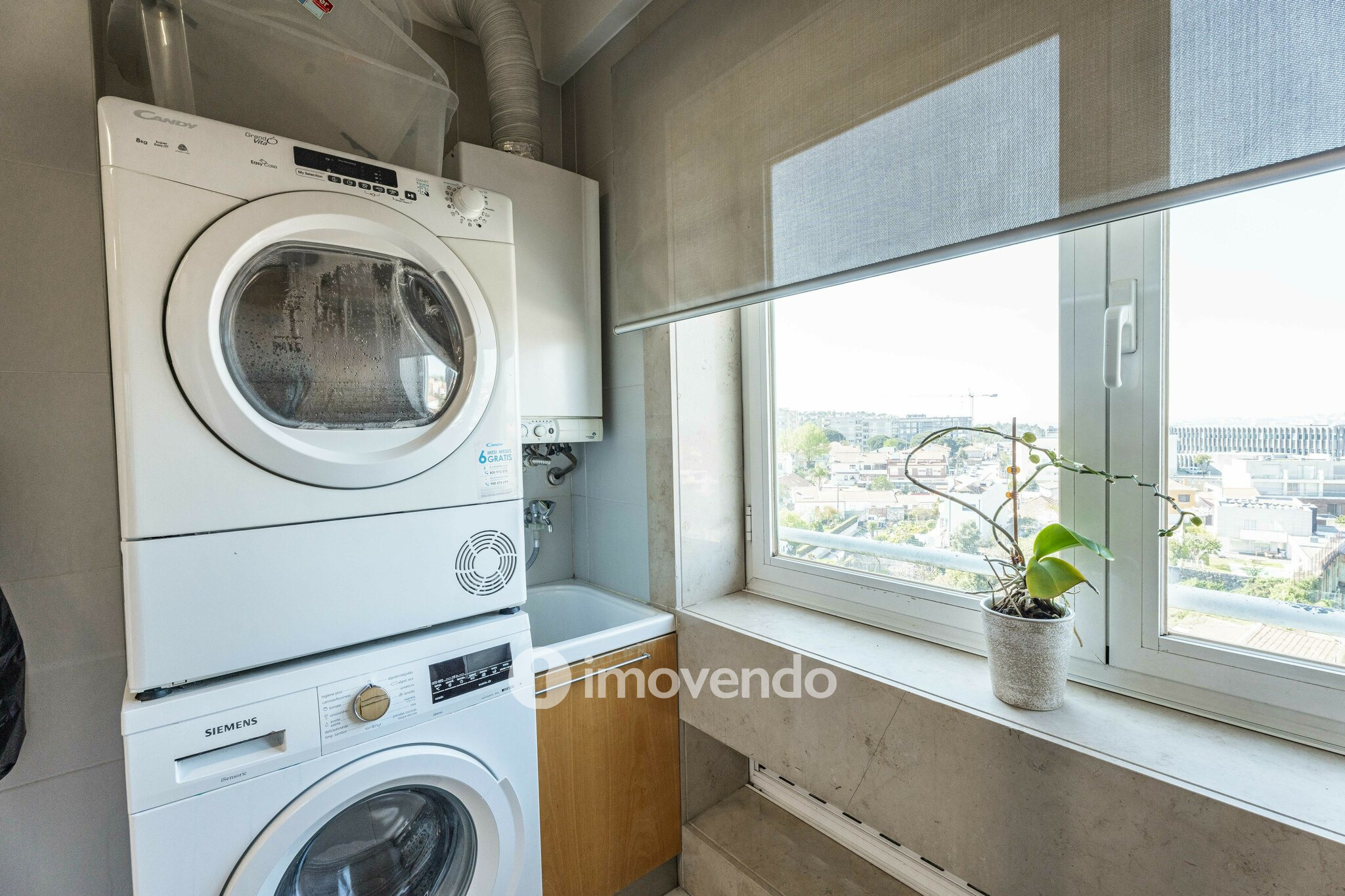 Apartamento T3 com áreas amplas e garagem, na Maia