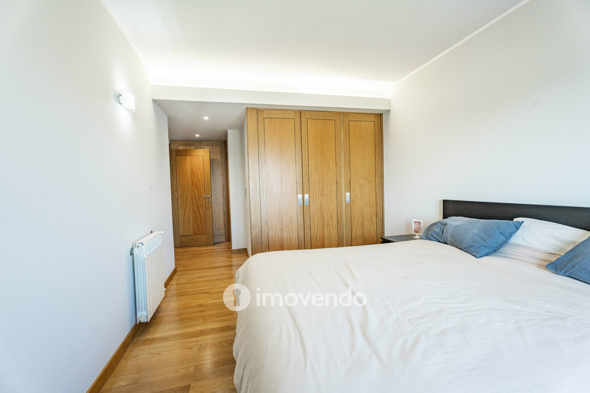 Apartamento T3 com áreas amplas e garagem, na Maia