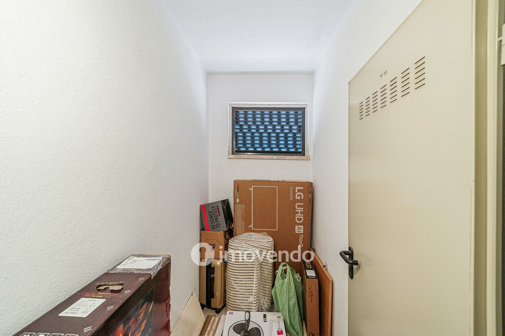 Apartamento T2, com estacionamento e arrecadação, em Vialonga