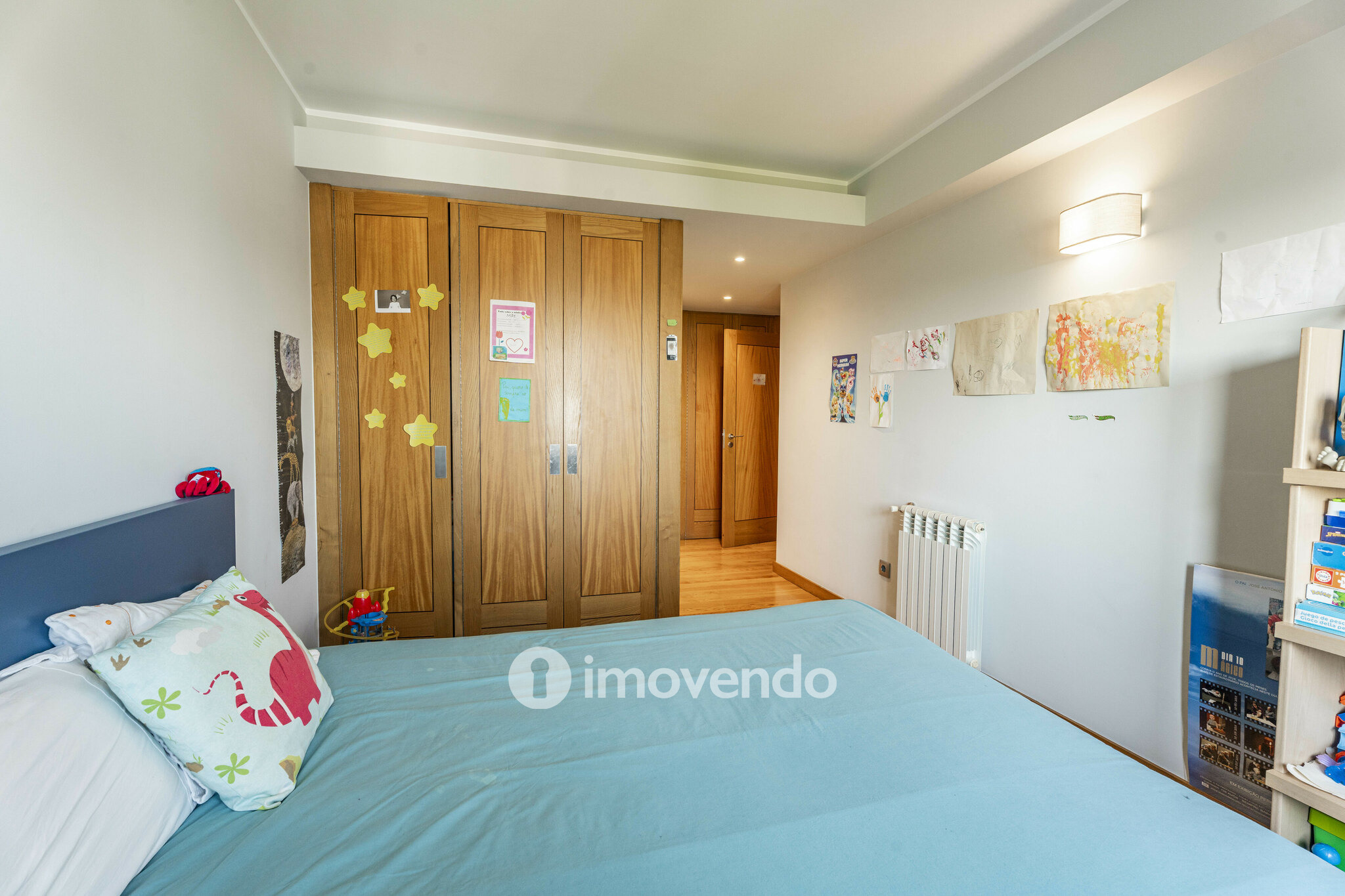 Apartamento T3 com áreas amplas e garagem, na Maia