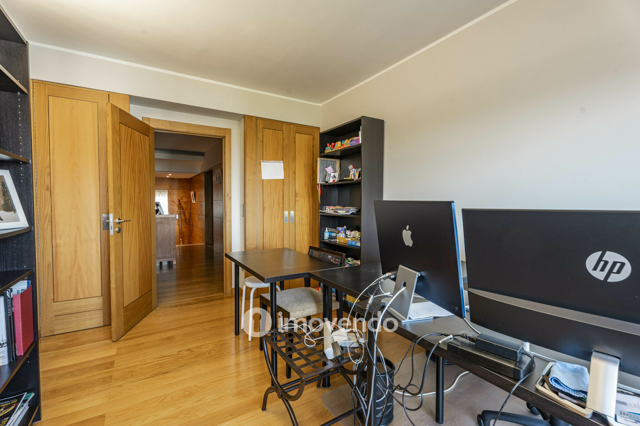 Apartamento T3 com áreas amplas e garagem, na Maia