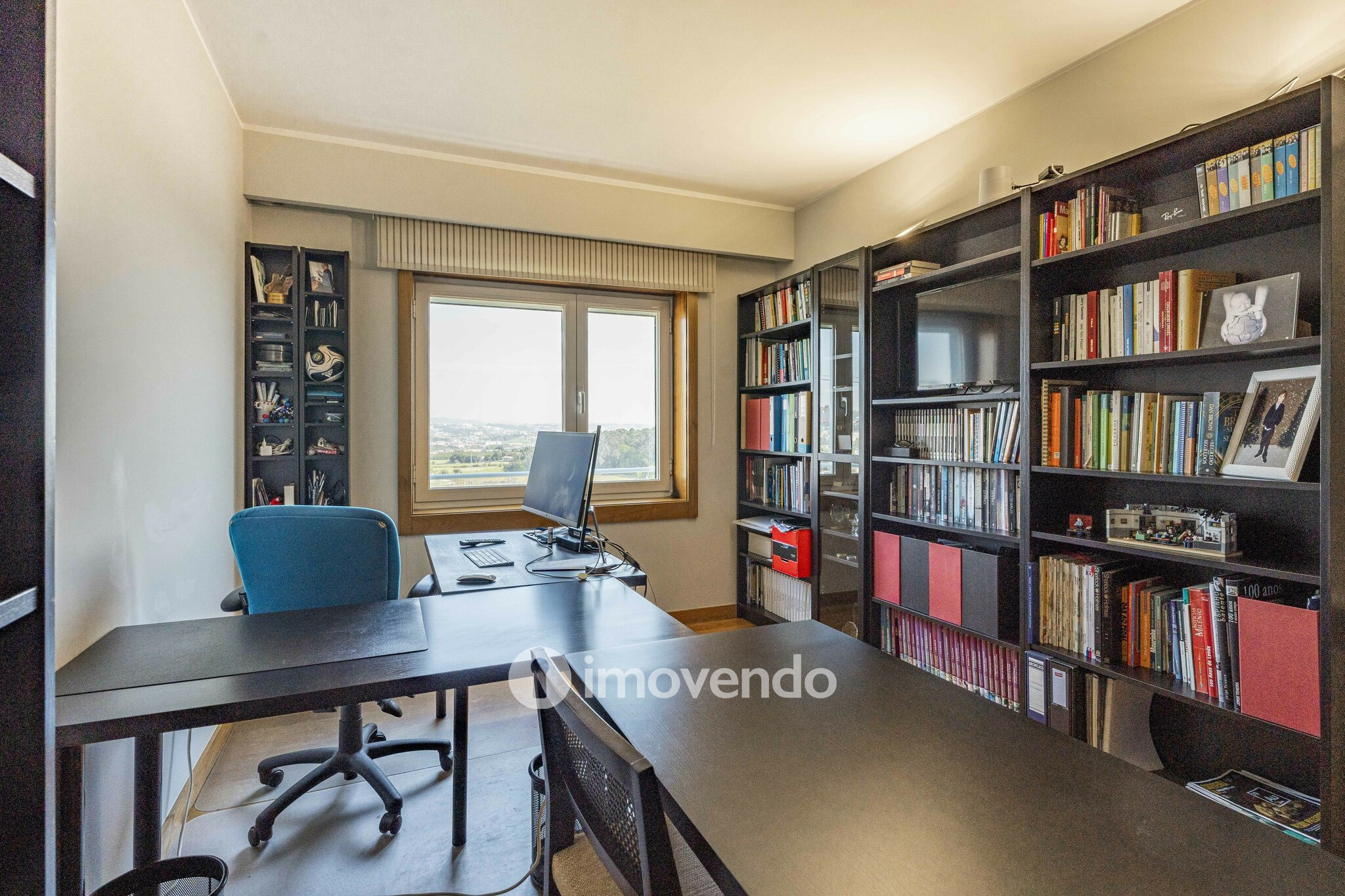 Apartamento T3 com áreas amplas e garagem, na Maia