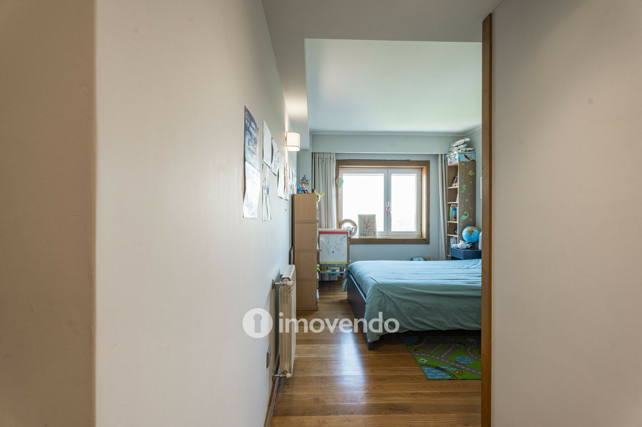 Apartamento T3 com áreas amplas e garagem, na Maia