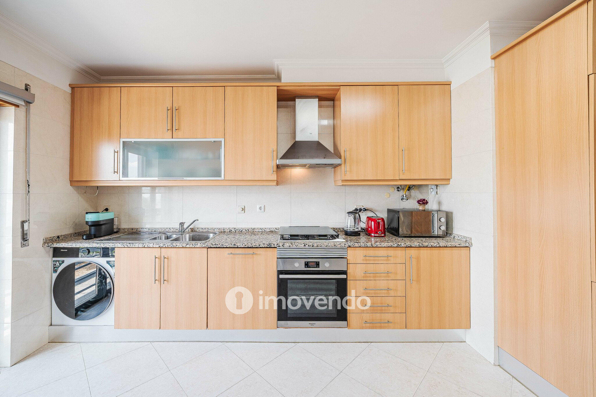Apartamento T2, com estacionamento e arrecadação, em Vialonga