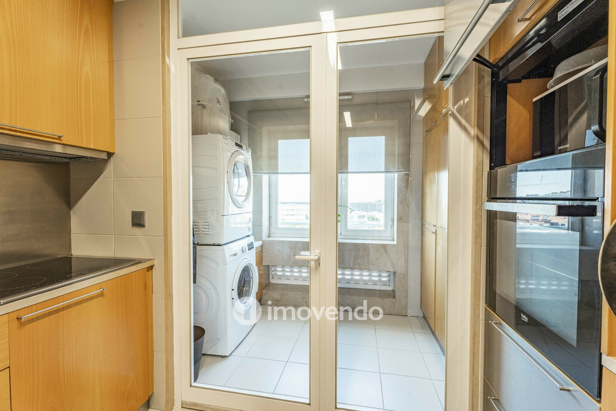 Apartamento T3 com áreas amplas e garagem, na Maia