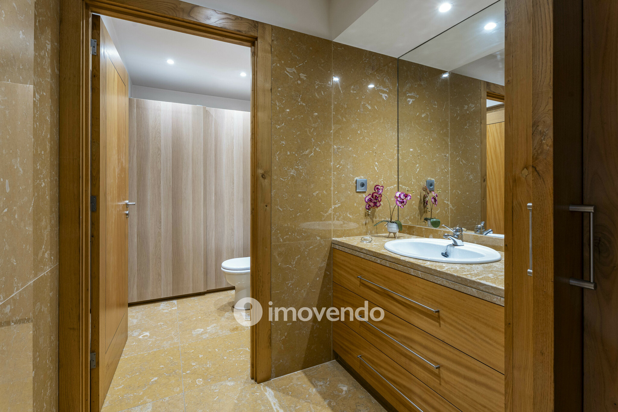 Apartamento T3 com áreas amplas e garagem, na Maia