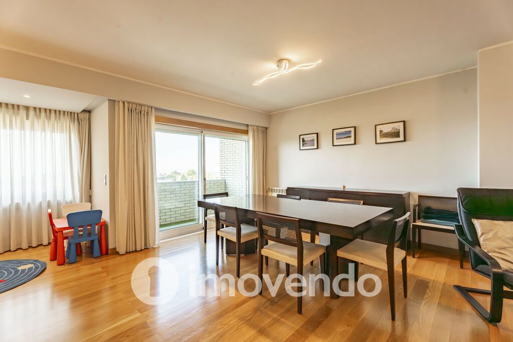 Apartamento T3 em Maia, Maia com 156 m<sup>2</sup> por 390.000
