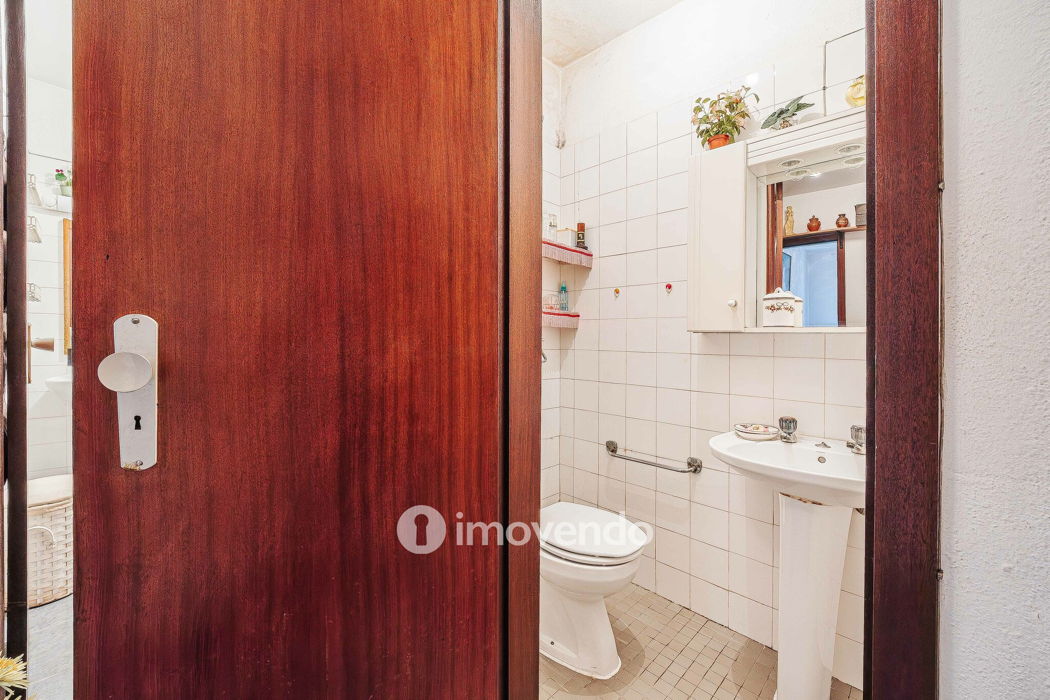 Apartamento T3 com arrecadação enorme, em Corroios