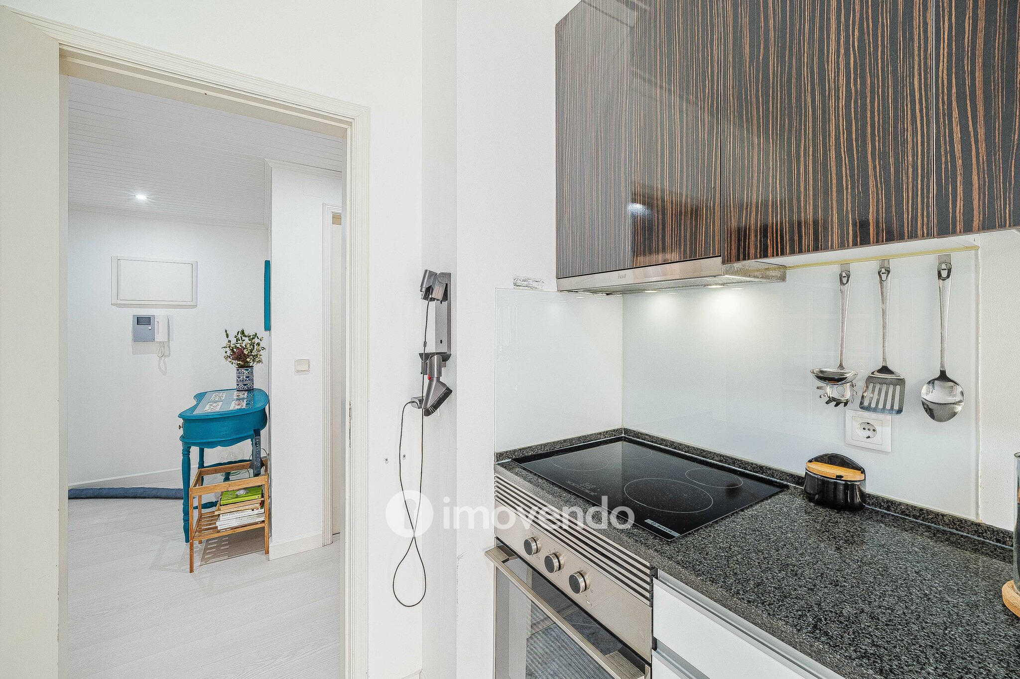 Apartamento T2, com áreas amplas e varanda, na Póvoa de Santa Iria