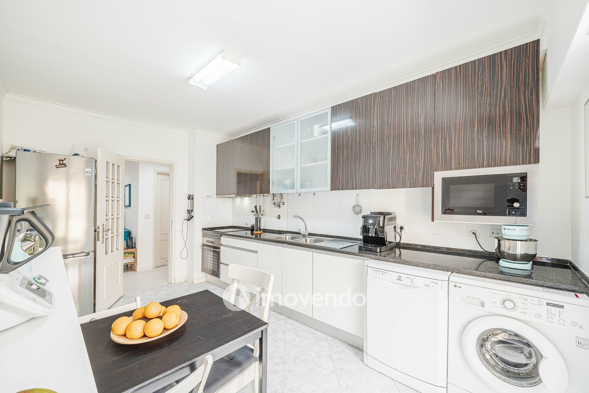 Apartamento T2, com áreas amplas e varanda, na Póvoa de Santa Iria