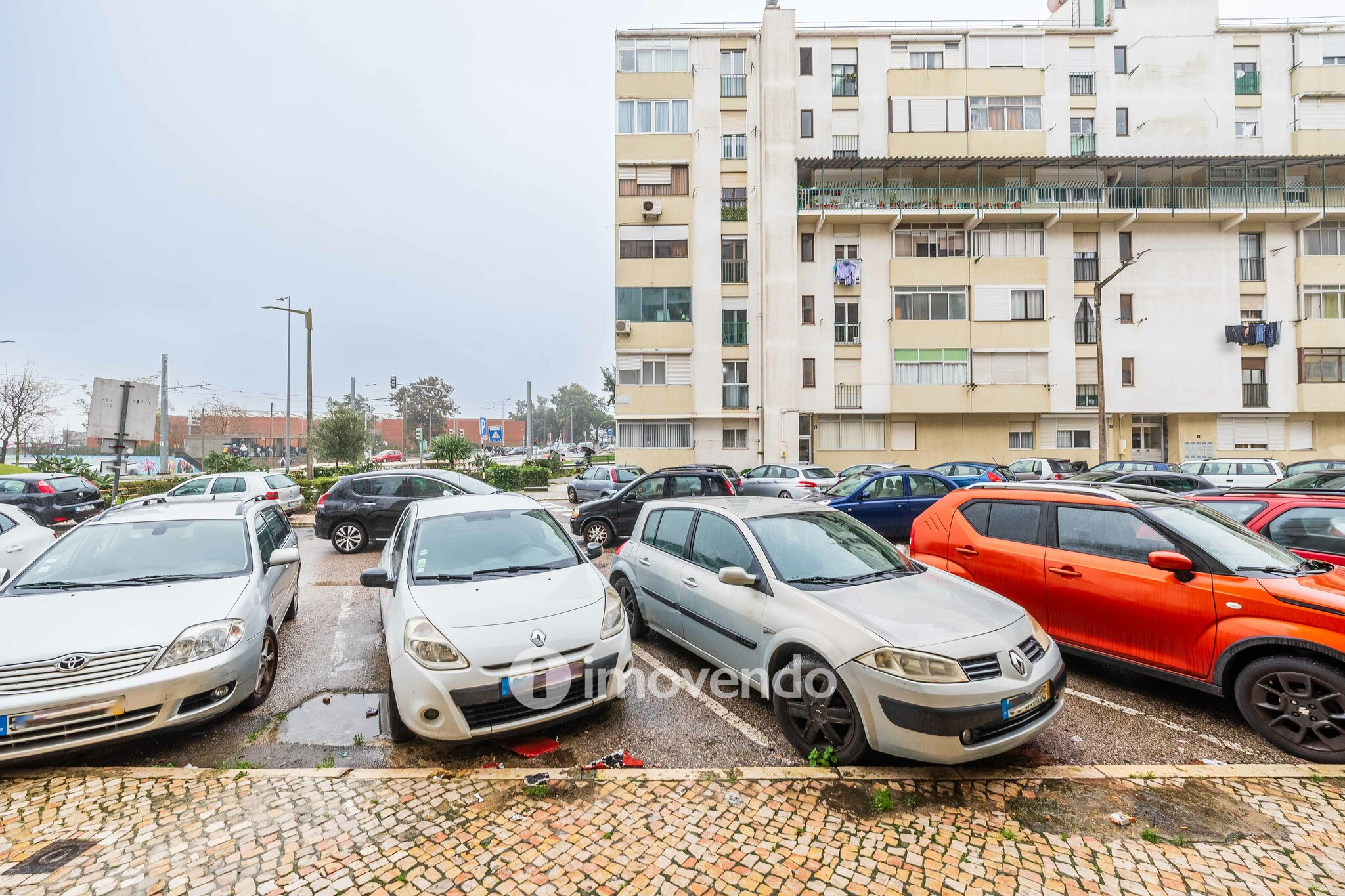 Apartamento T3 com arrecadação enorme, em Corroios