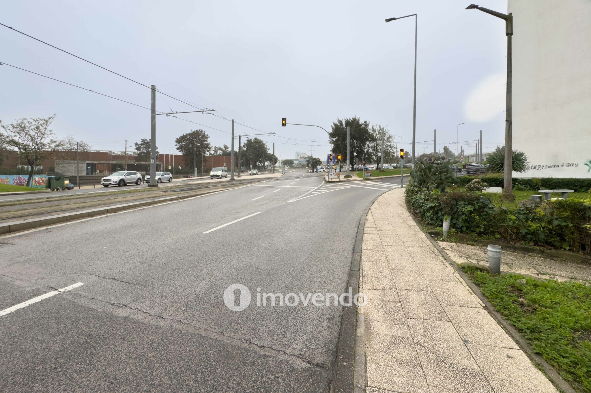 Apartamento T3 com arrecadação enorme, em Corroios