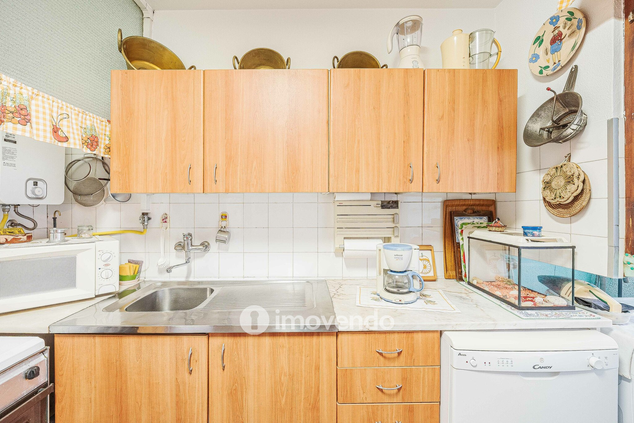 Apartamento T3 com arrecadação enorme, em Corroios