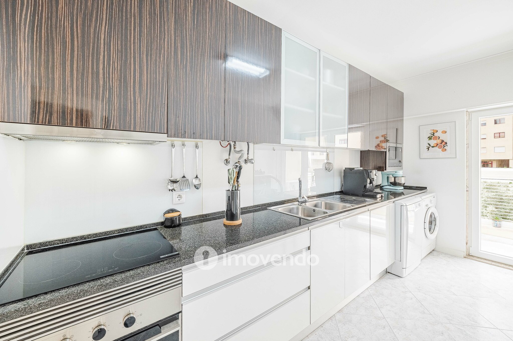 Apartamento T2, com áreas amplas e varanda, na Póvoa de Santa Iria