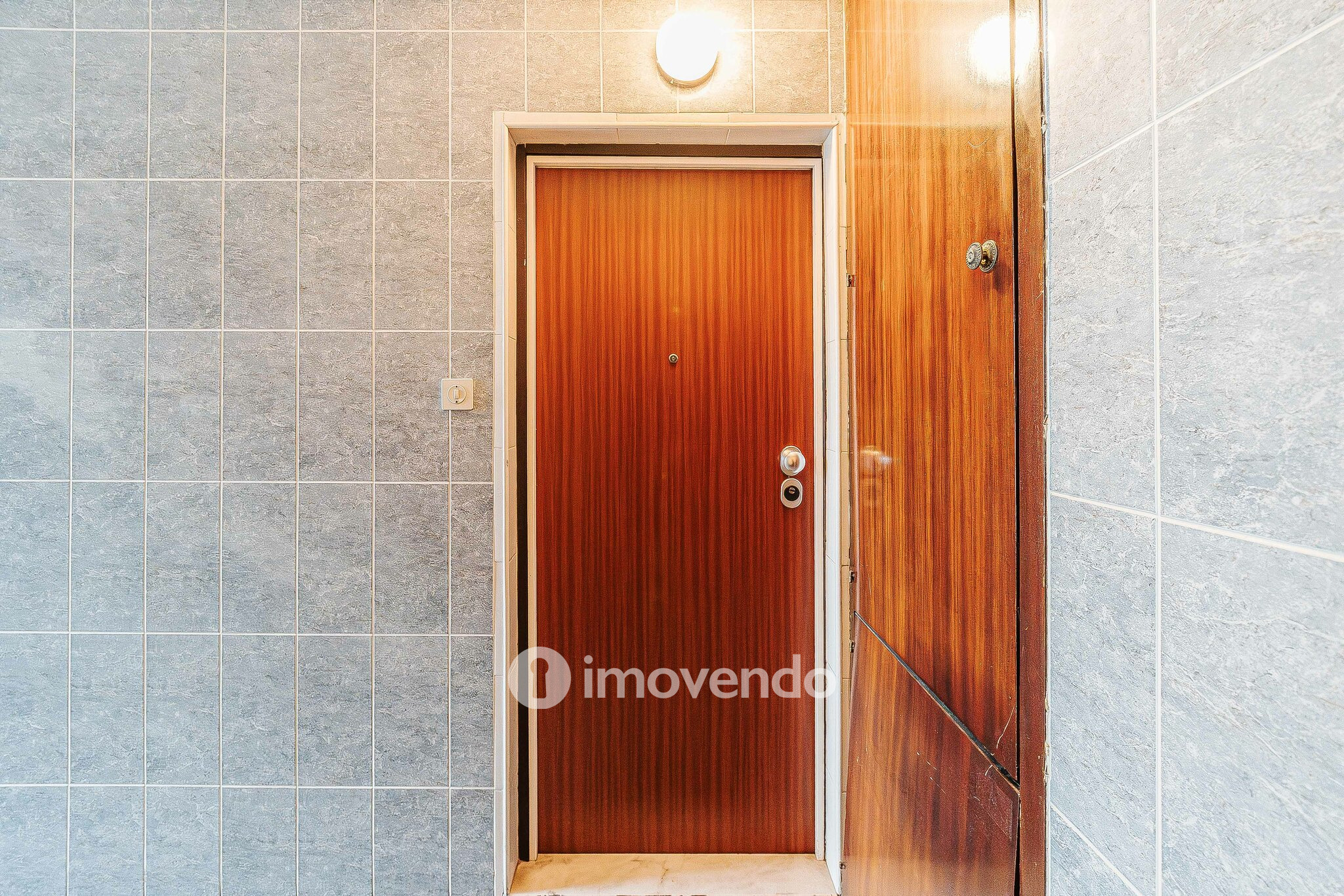 Apartamento T3 com arrecadação enorme, em Corroios