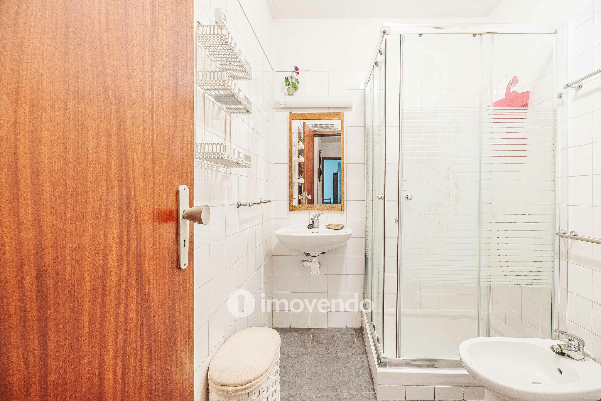 Apartamento T3 com arrecadação enorme, em Corroios